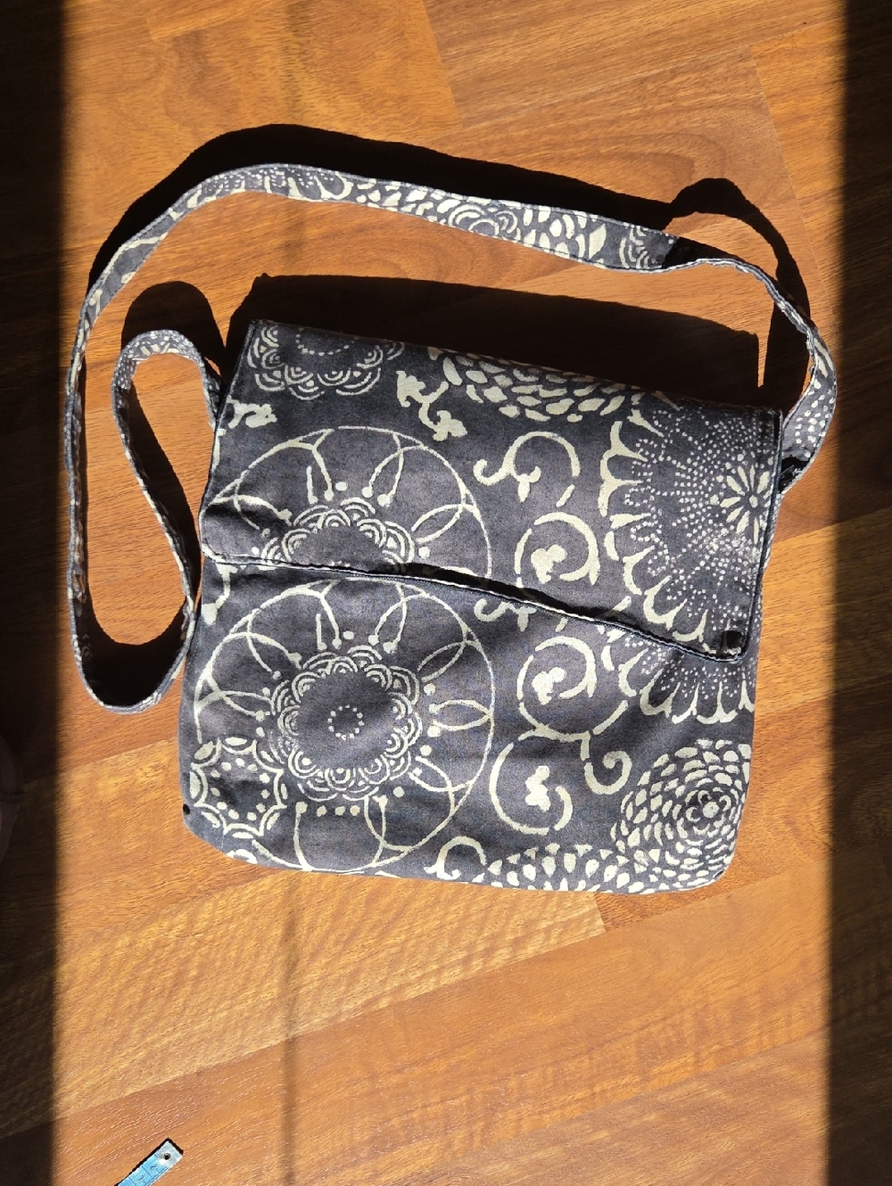Canvas Floral Crossbody Bag in Gray